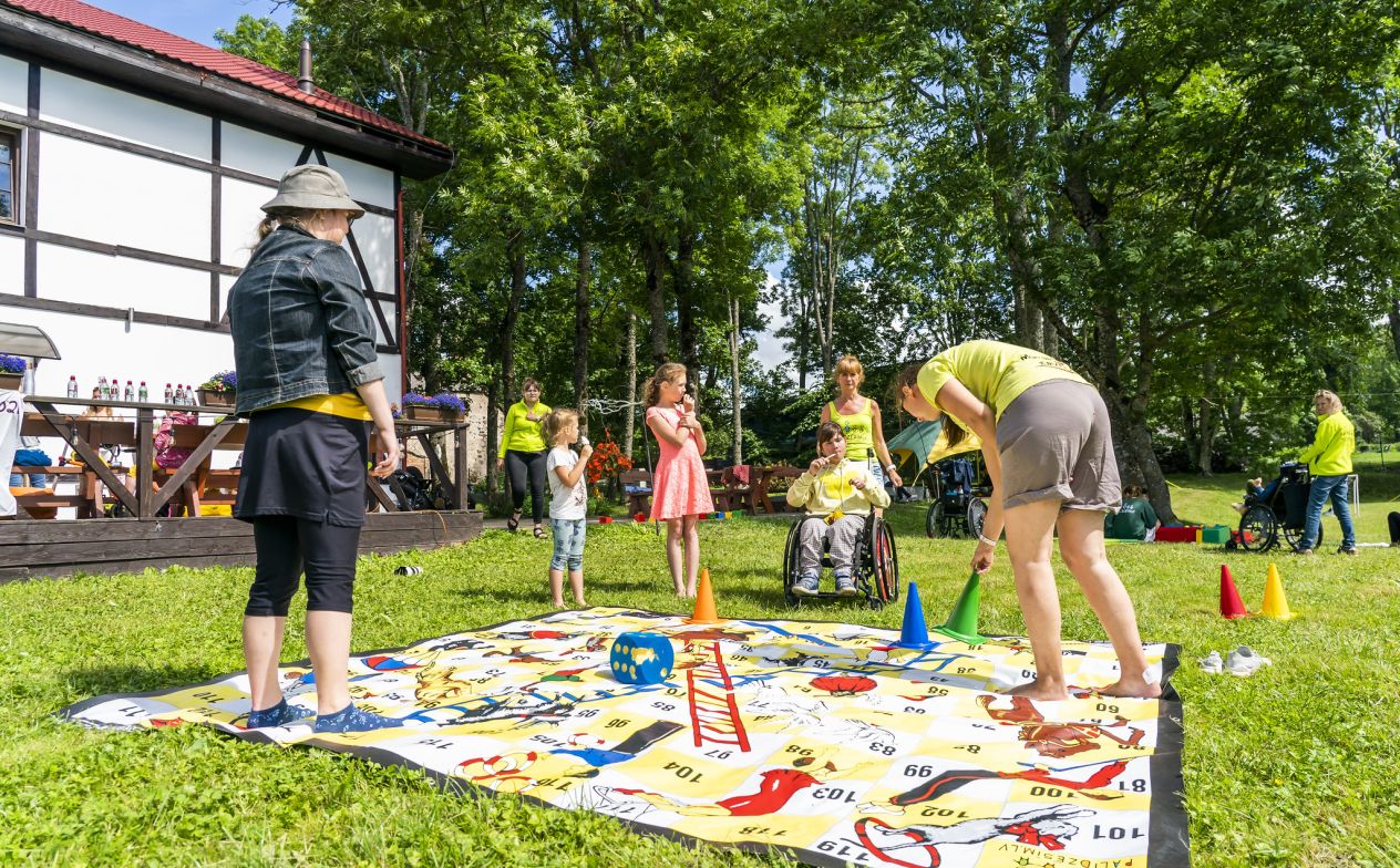Projekts "Īpašo bērnu ģimeņu vasaras nometne "Taureņu vasaras 2022""